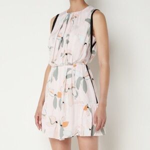 Reiss Jacqueline Leaf Print Mini Dress In Sage